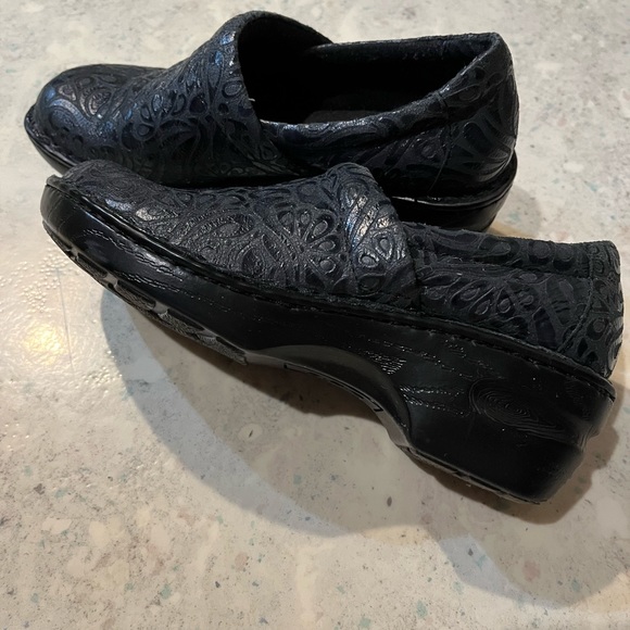 Navy b.o.c. Clog style slip on shoe - Picture 3 of 4